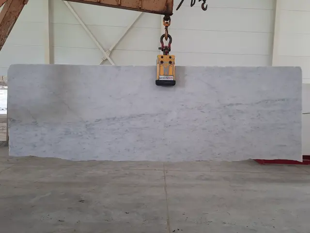 Полоса из мрамора PURE WHITE полированный 3180x970x30 мм, код 20205