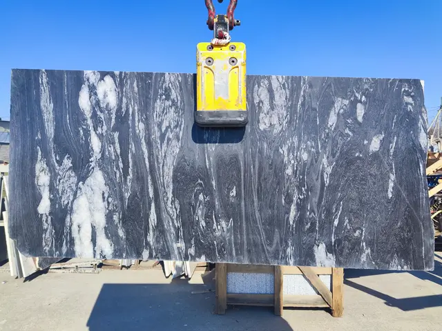 Полоса из гранита BLACK COSMIC полированный 1700x750x20 мм, код 23510