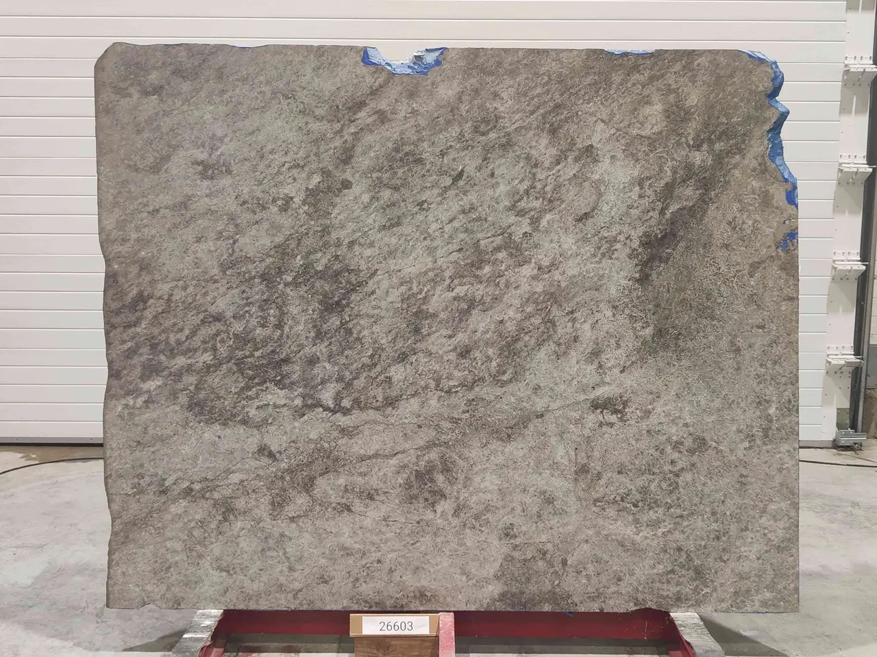 Слэб из мрамора TUNDRA BLUE полированный 2150x1730x18 мм, код 26603