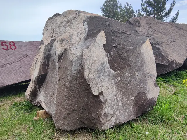 Туф Блок из туфа BLACK TUF 1800x900x1500 мм, код 24261