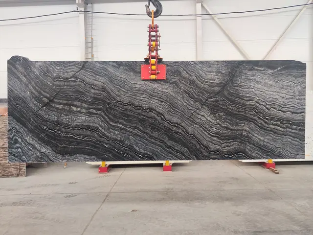 Слэб из мрамора SILVER WAVE полированный 3070x1020x20 мм, код 24279