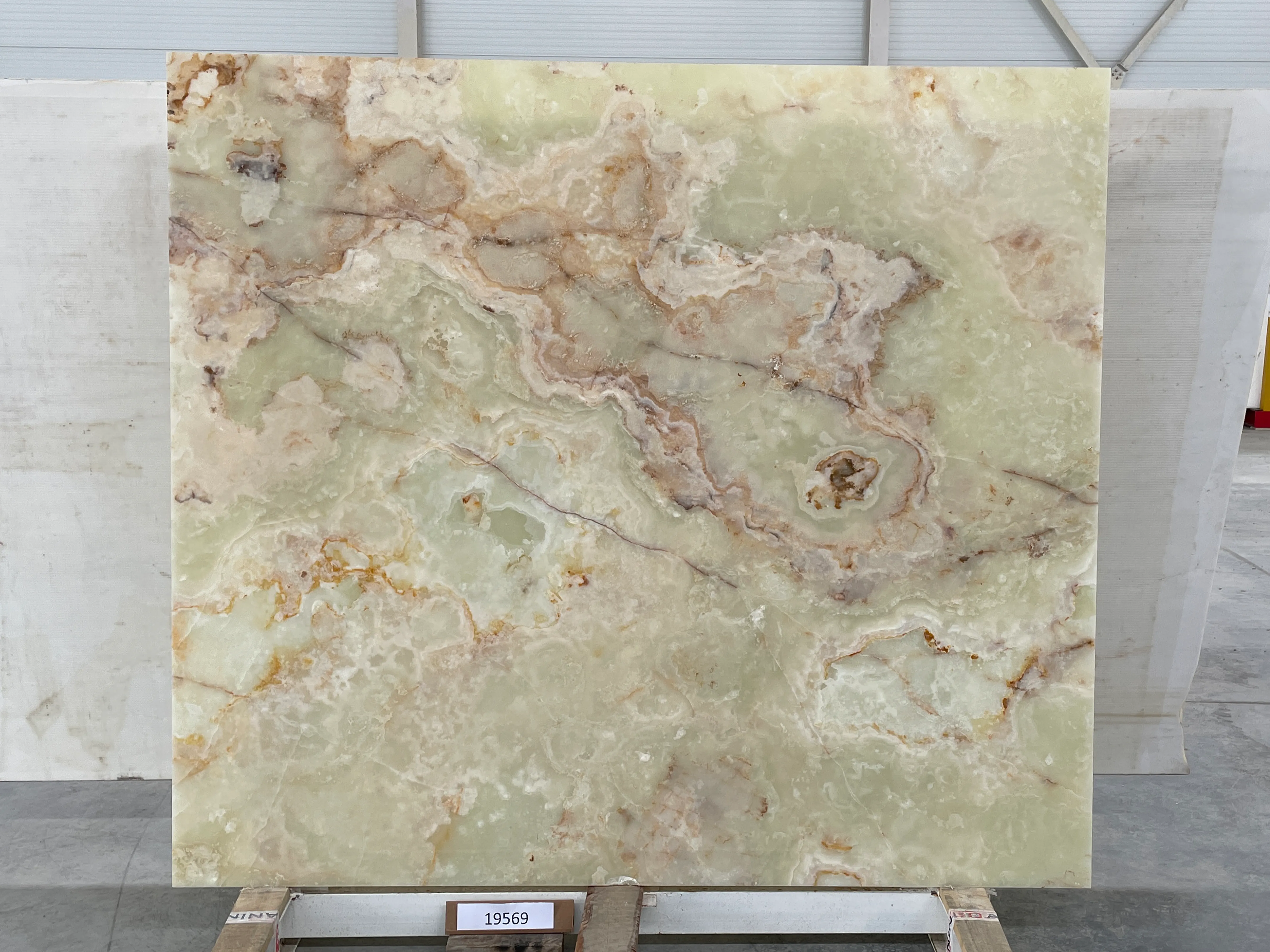 Слэб из оникса ONICE WHITE FLORENCE полированный 2020x1800x20 мм, код 19569