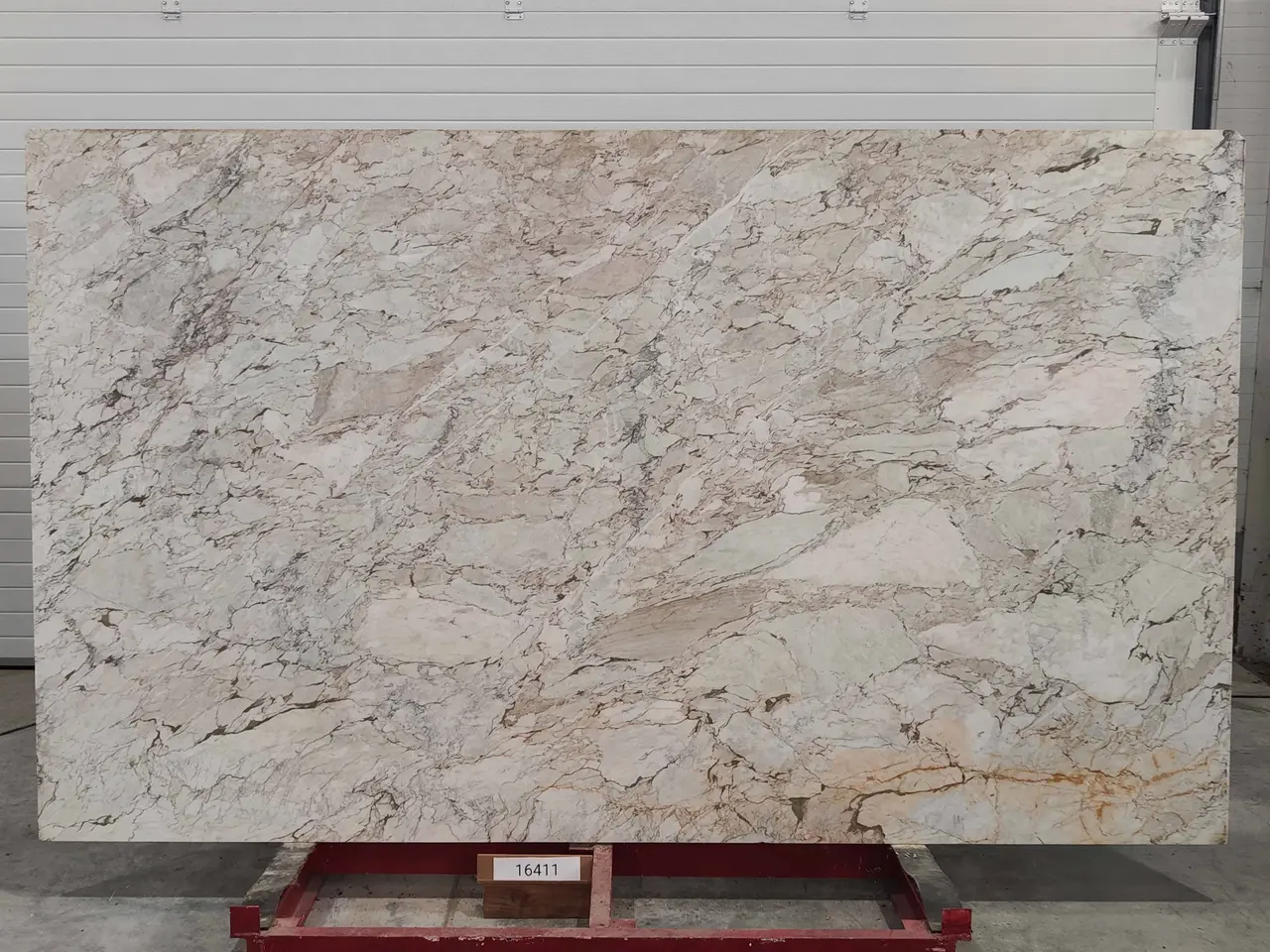 Слэб из мрамора CALACATTA CREMO полированный 2950x1750x20 мм, код 16411