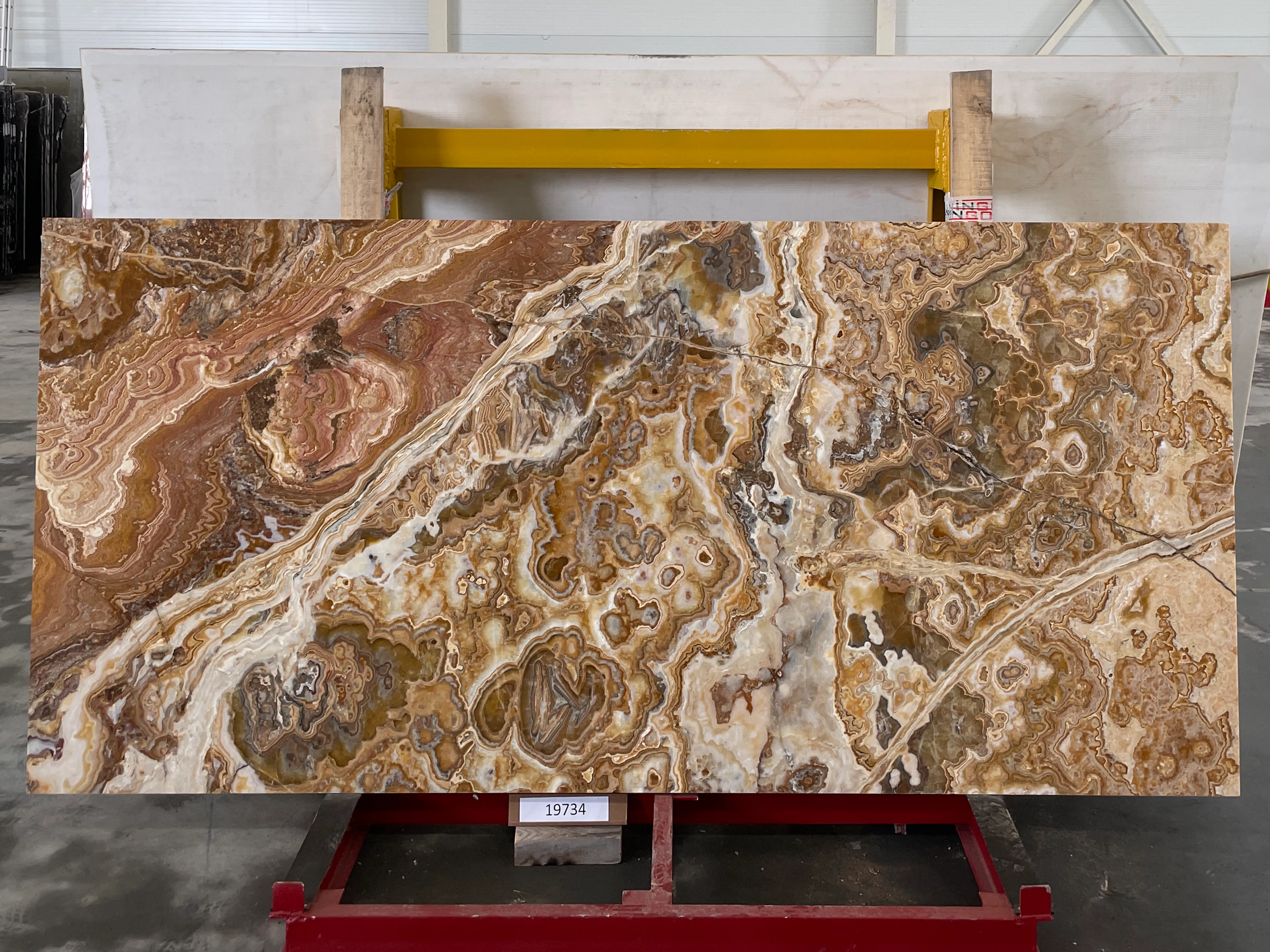 Слэб из оникса ONICE ROMANTIC BROWN полированный 2850x1350x20 мм, код 19734