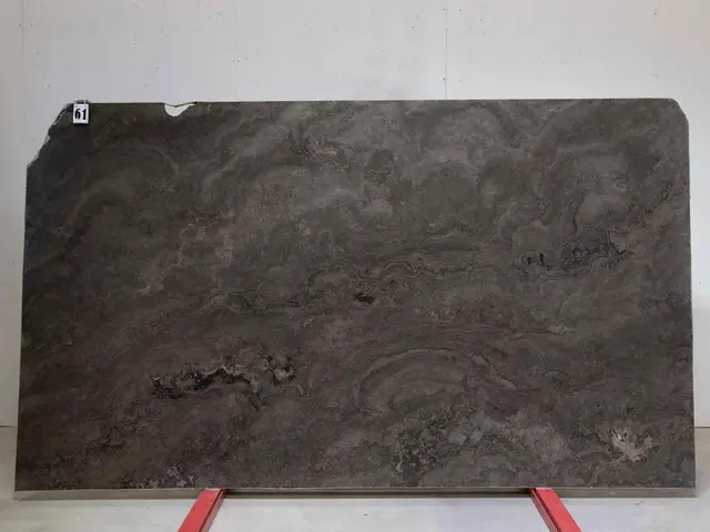 Слэб из мрамора MYSTIC BROWN полированный 3000x1700x20 мм, код 26929