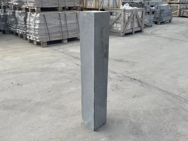 Заготовка из базальта ABOVYAN M1 150x150x900 мм, код 21087