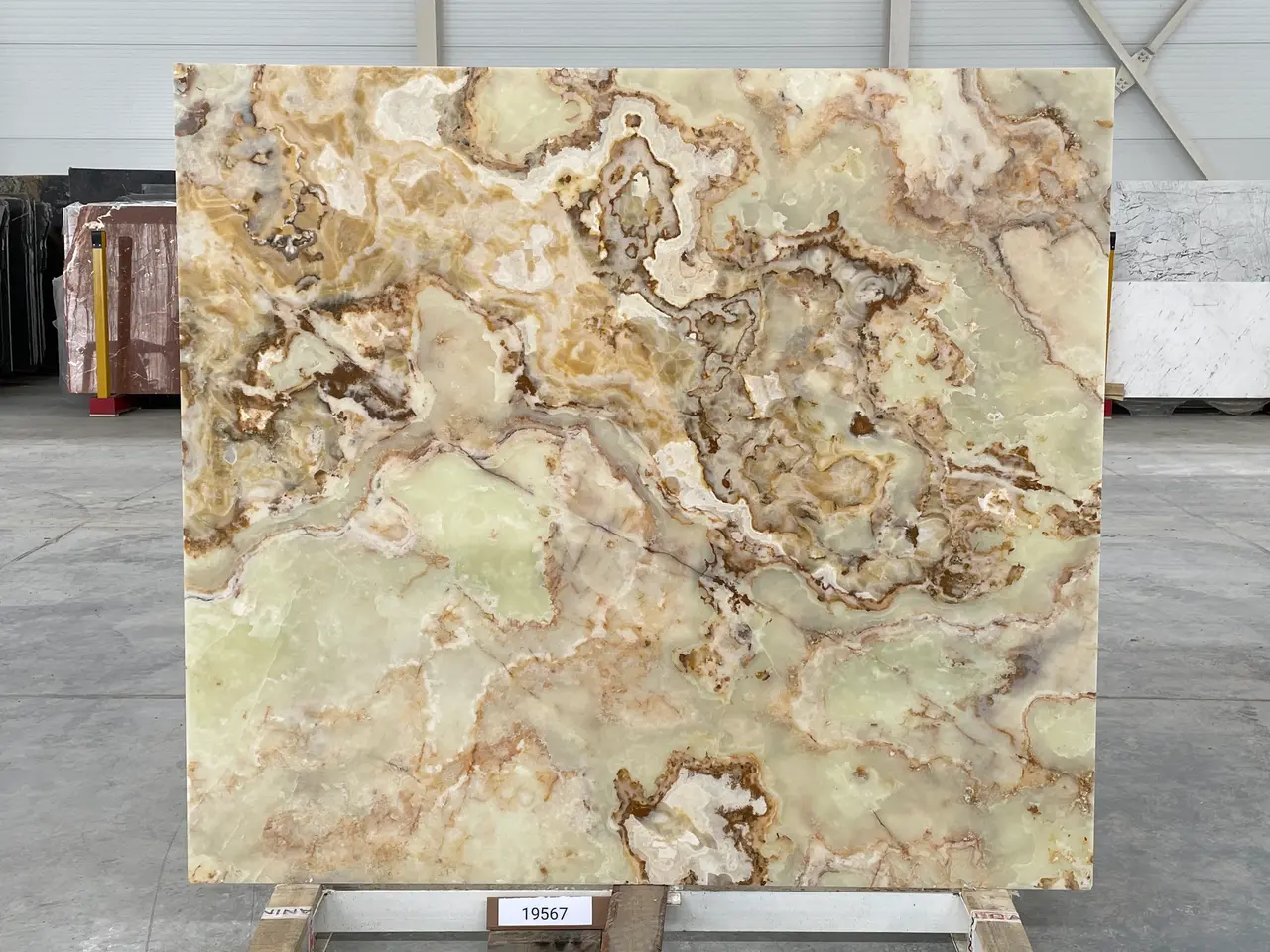 Слэб из оникса ONICE WHITE FLORENCE полированный 2020x1800x20 мм, код 19567