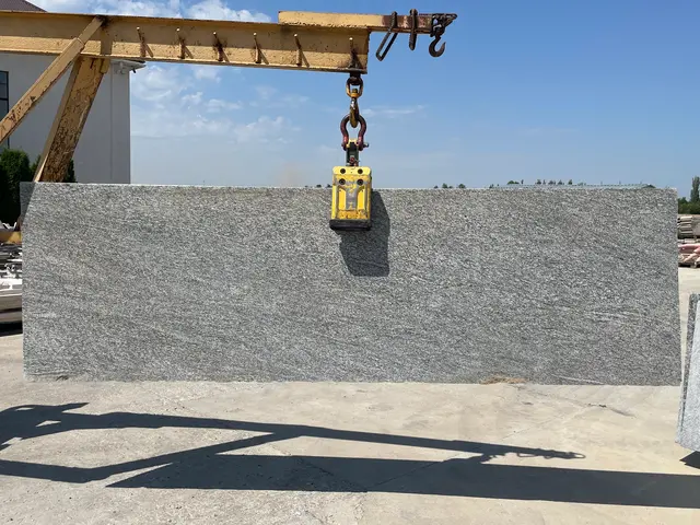 Полоса из гранита KUPPAM GREEN полированный 3270x970x20 мм, код 21090