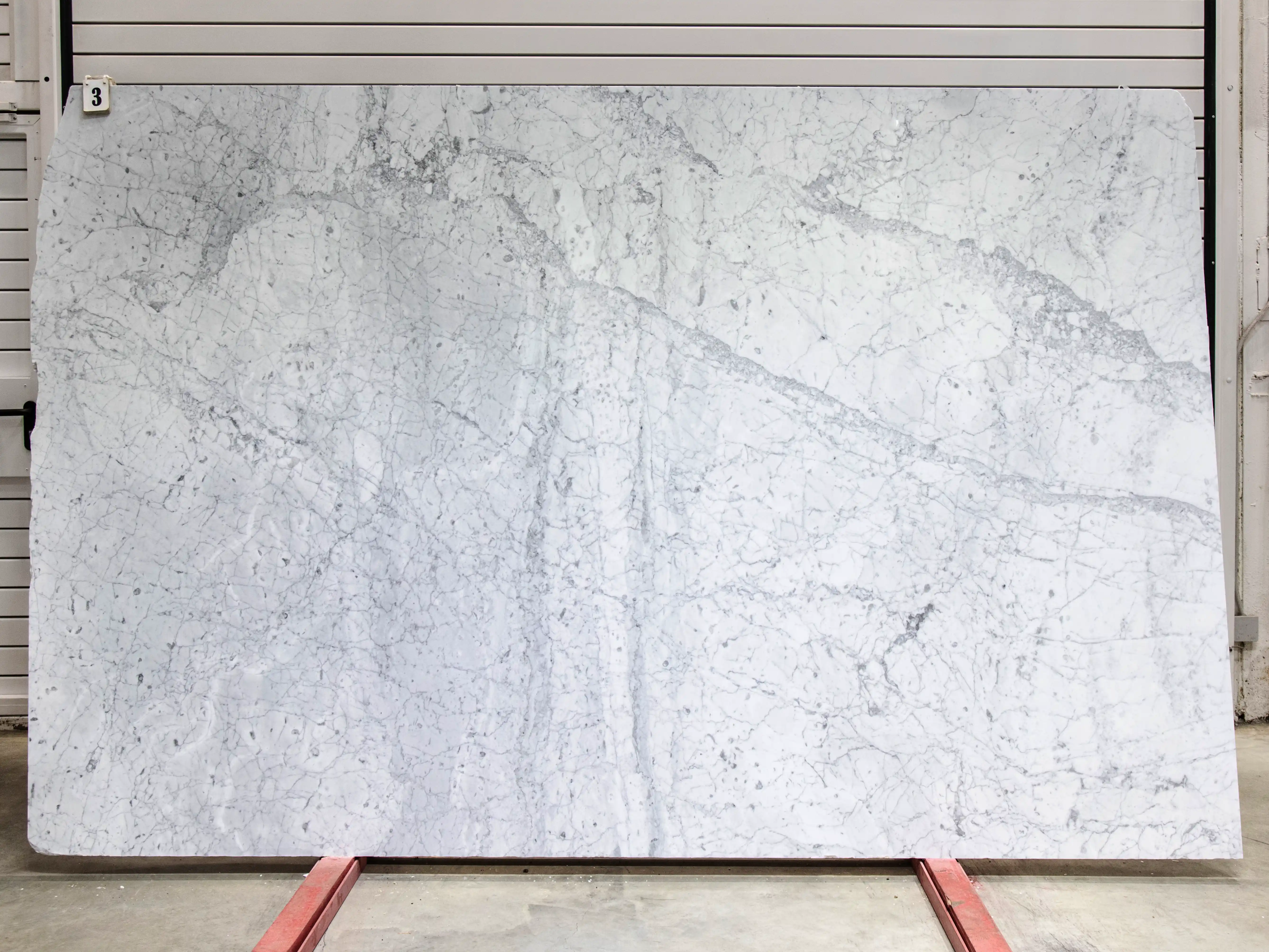 Слэб из мрамора BIANCO CARRARA С полированный 2990x1900x20 мм, код 28739