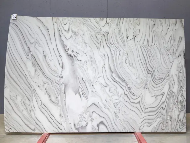 Слэб из мрамора AVALANCHE BRUNO полированный 2980x1860x20 мм, код 26323