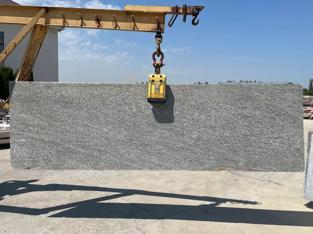 Полоса из гранита KUPPAM GREEN полированный 3270x970x20 мм, код 21090