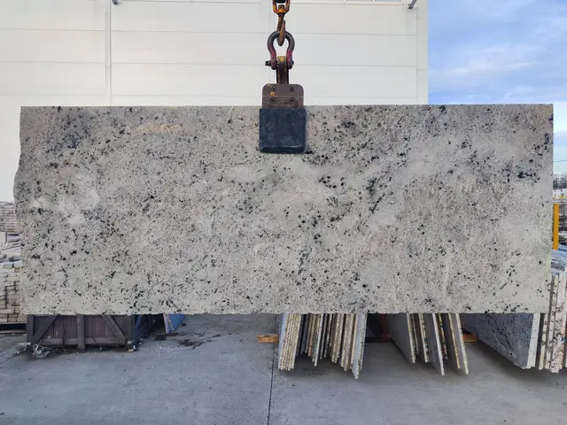 Полоса из гранита COLONIAL WHITE полированный 2980x950x20 мм, код 23176