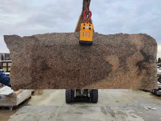 Полоса из гранита KEY WEST GOLD 2300x820x30 мм, код 26784