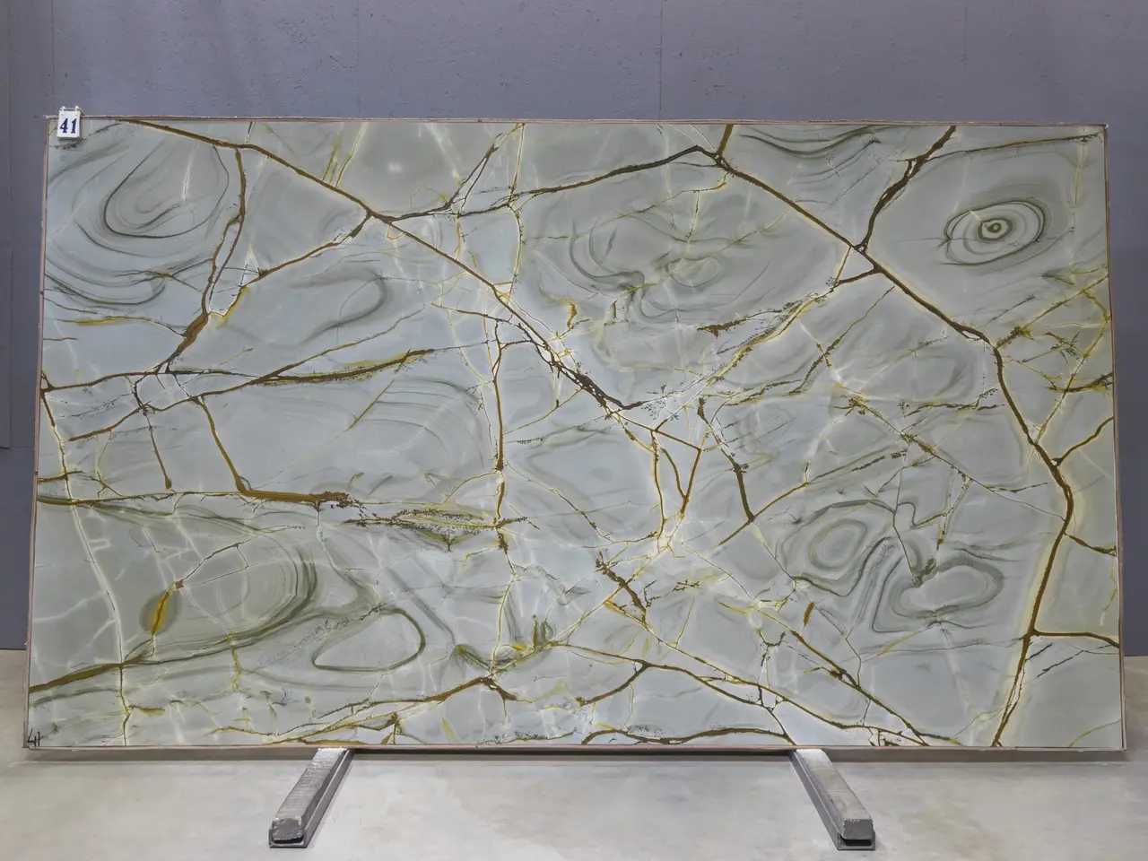 Слэб из кварцита BLUE ROMA 3370x1950x20 мм, код 26166