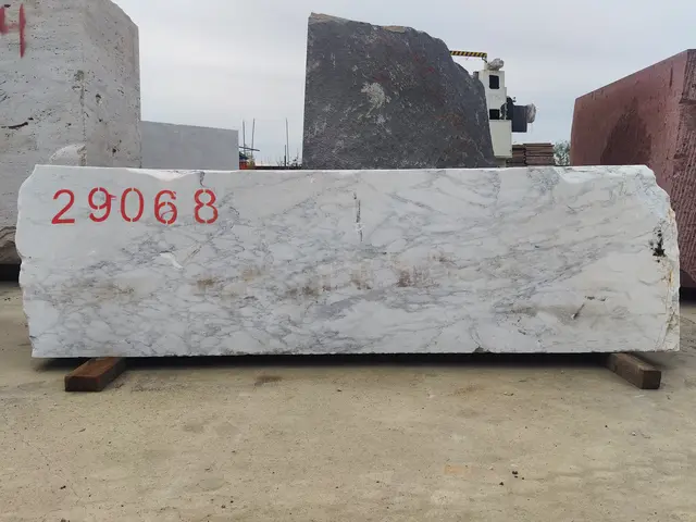 Мрамор Блок из мрамора STATUARIO 1700x500x350 мм, код 29068