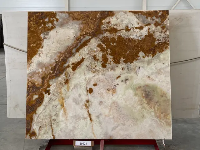 Слэб из оникса VERDE полированный 1980x1750x20 мм, код 19929