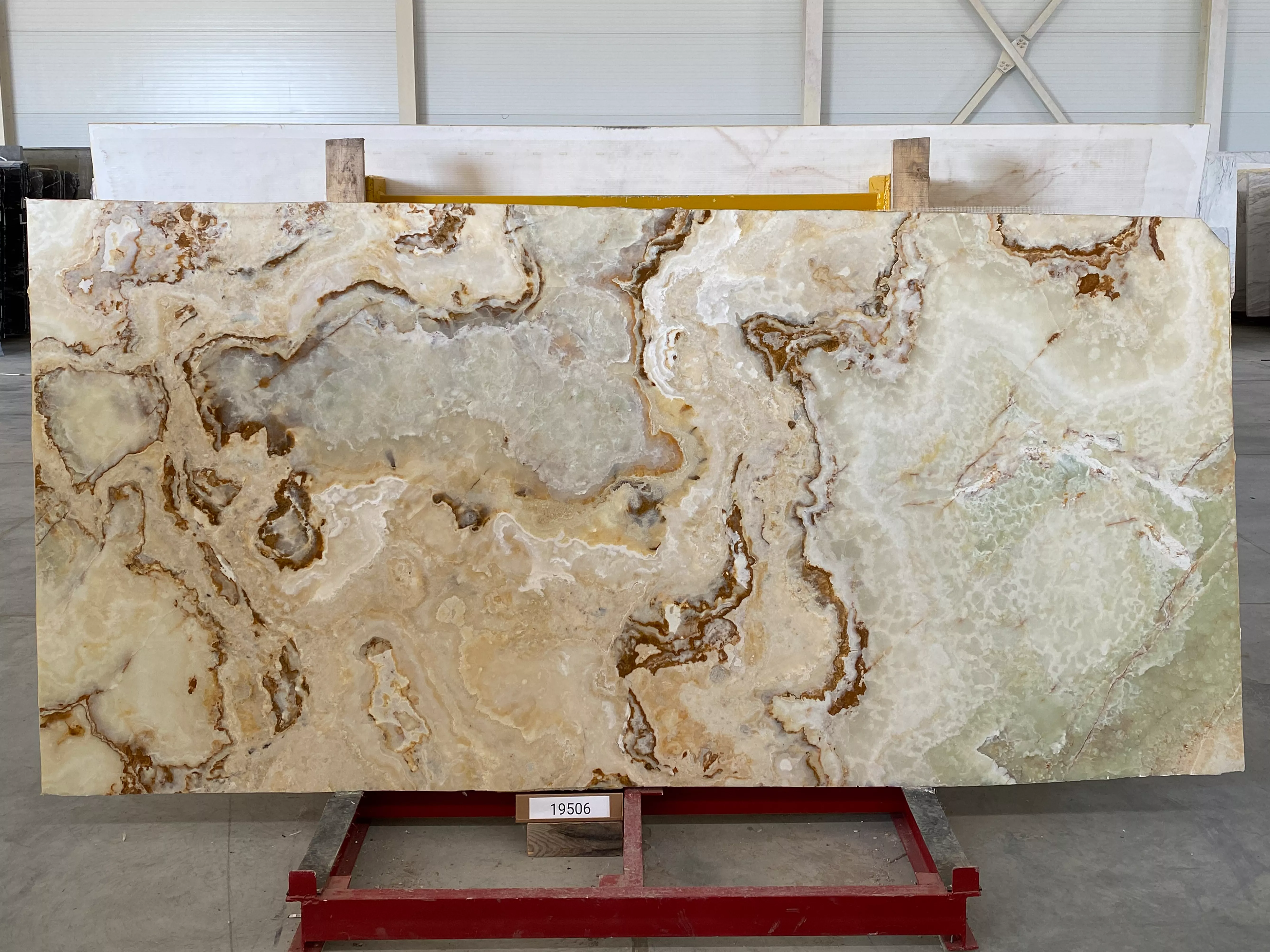 Слэб из оникса ONICE LIGHT GREEN полированный 3150x1490x20 мм, код 19506