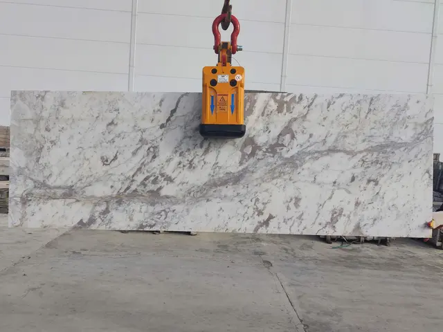 Полоса из мрамора VOLAKAS полированный 2000x650x20 мм, код 26866