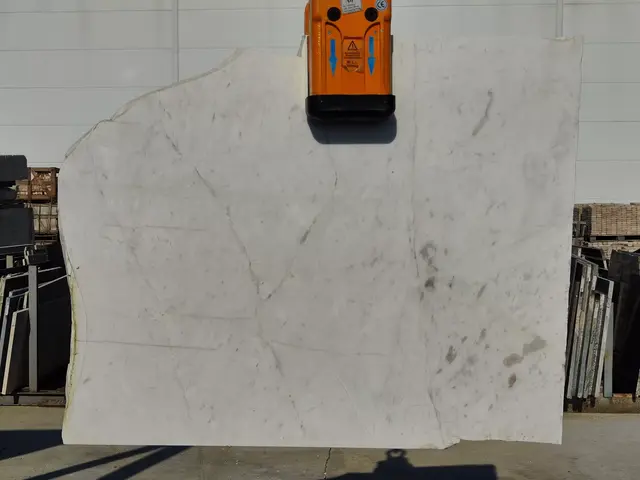 Полоса из мрамора PIRGON ALAS полированный 1200x700x40 мм, код 26902