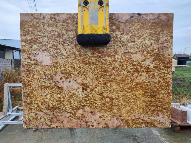 Полоса из гранита IMPERIAL GOLD полированный 1030x790x30 мм, код 22265