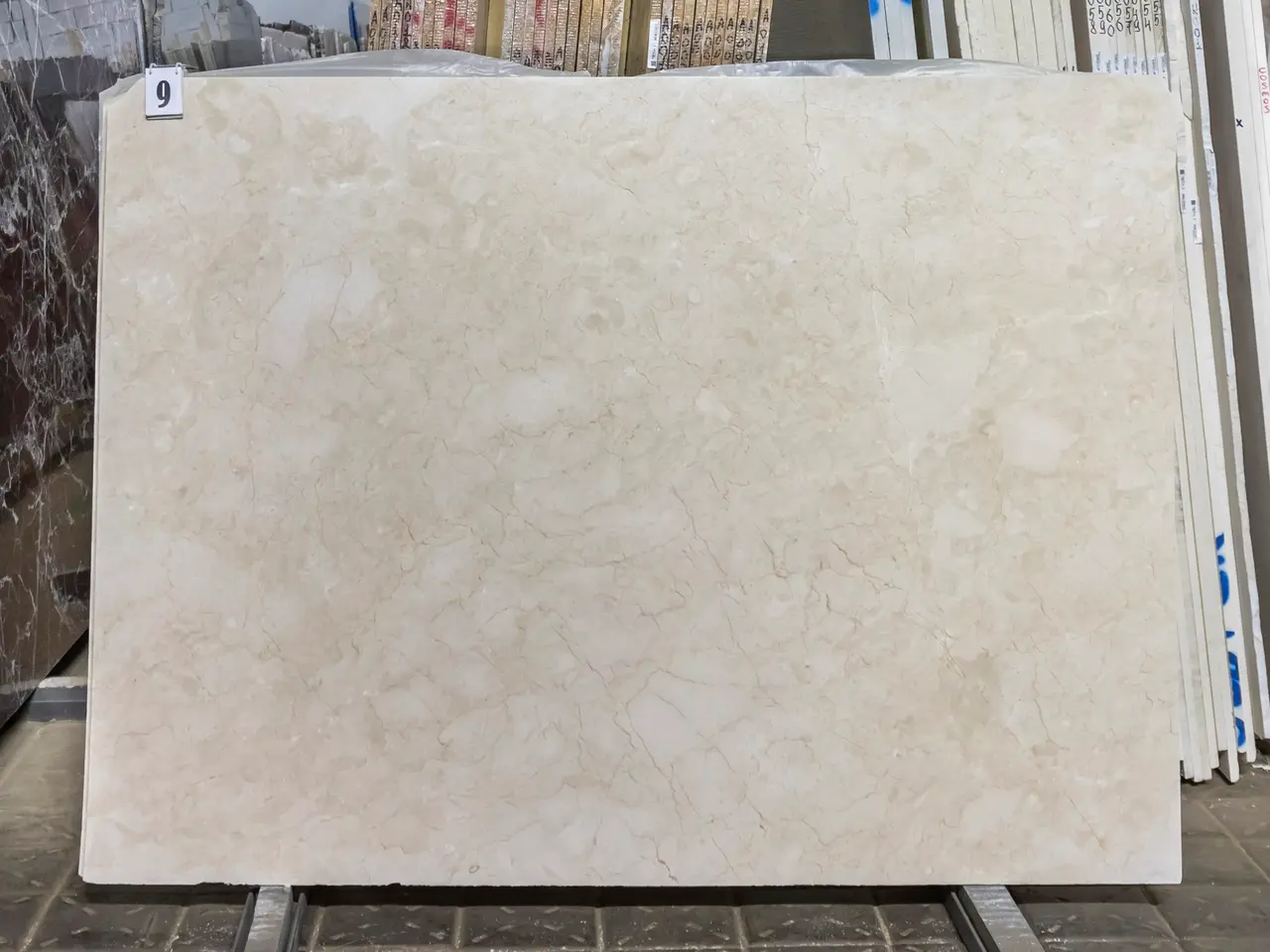 Слэб из мрамора CREMA NOVA полированный 1900x1400x30 мм, код 27585