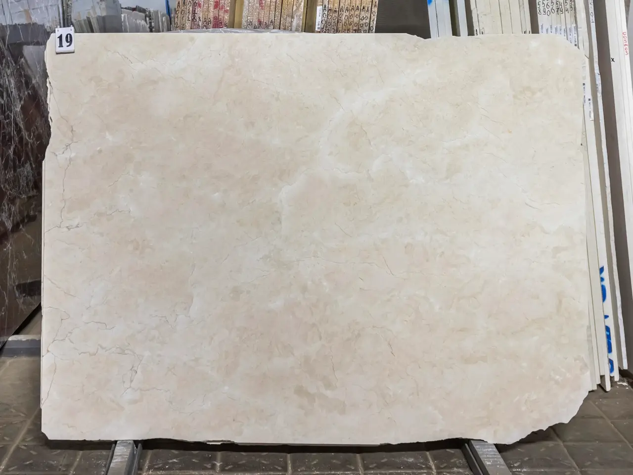 Слэб из мрамора CREMA NOVA полированный 1900x1400x30 мм, код 27595