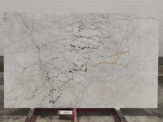 Слэб из мрамора STATUARIO полированный 2750x1700x20 мм, код 16837