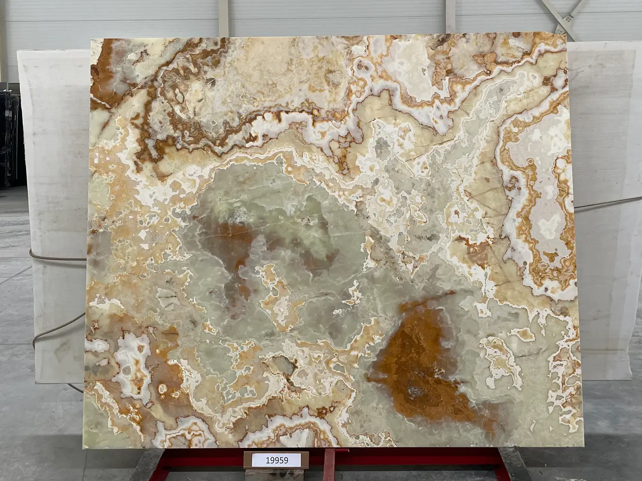 Слэб из оникса ONICE WHITE FLORENCE полированный 2150x1800x20 мм, код 19959