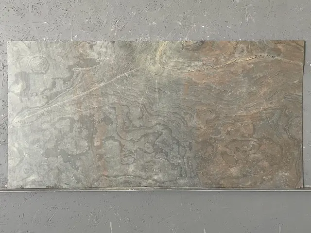 MULTI PINK 1220x610x2 мм, код 20793