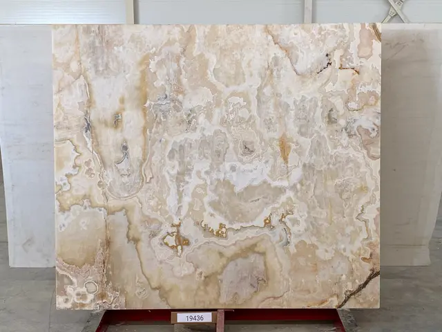 Слэб из оникса ONICE VIOLA полированный 2000x1750x20 мм, код 19436