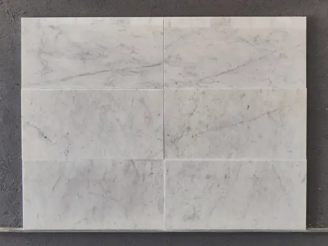 Плитка из мрамора KOELGA полированный 600x300x20 мм, код 24070