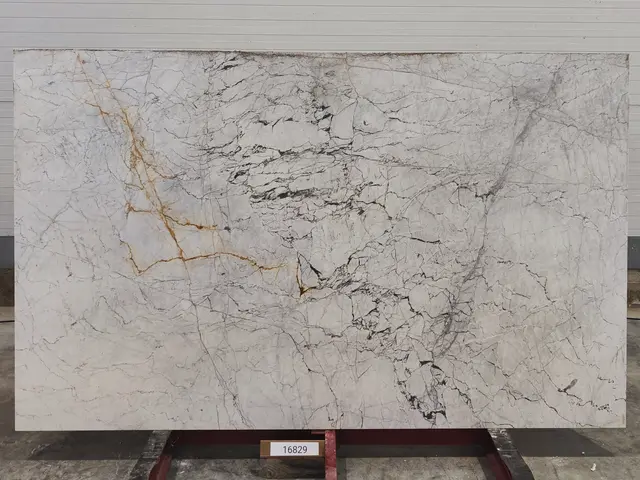 Слэб из мрамора STATUARIO полированный 2750x1700x20 мм, код 16829