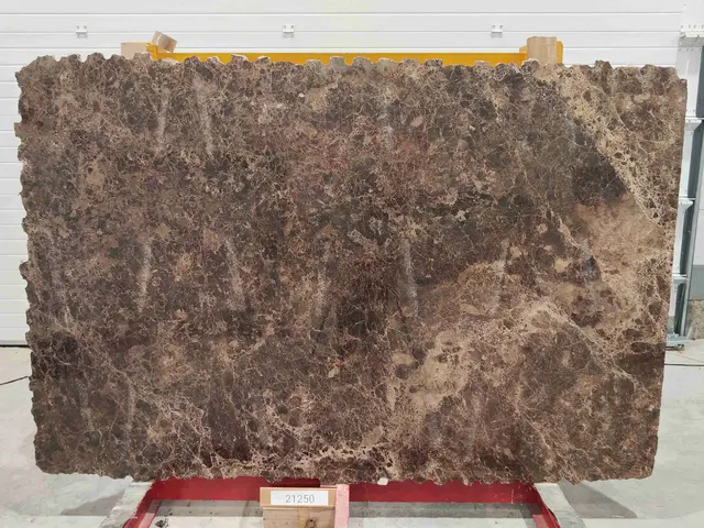 Слэб из мрамора EMPERADOR DARK полированный 2300x1480x30 мм, код 21250