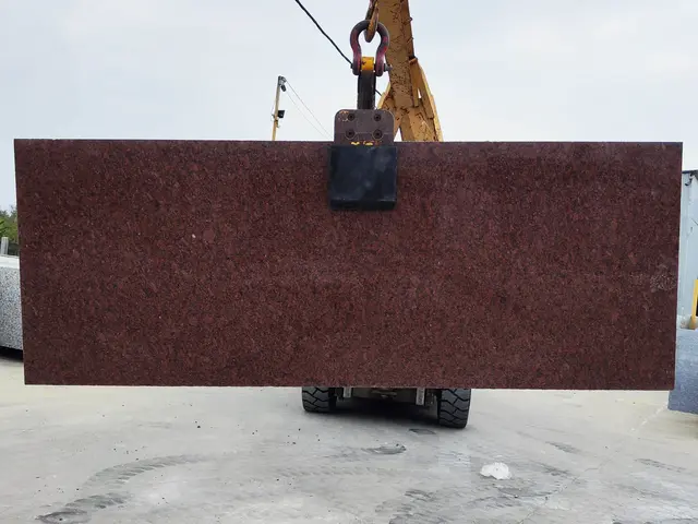 Полоса из гранита IMPERIAL RED полированный 2100x750x20 мм, код 26027