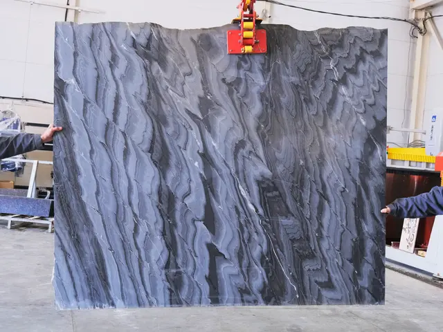 Слэб из мрамора ADILLA BLACK полированный 2100x1790x20 мм, код 27647