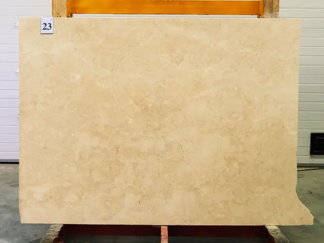 Слэб из мрамора CREMA NOVA полированный 1900x1400x30 мм, код 27599