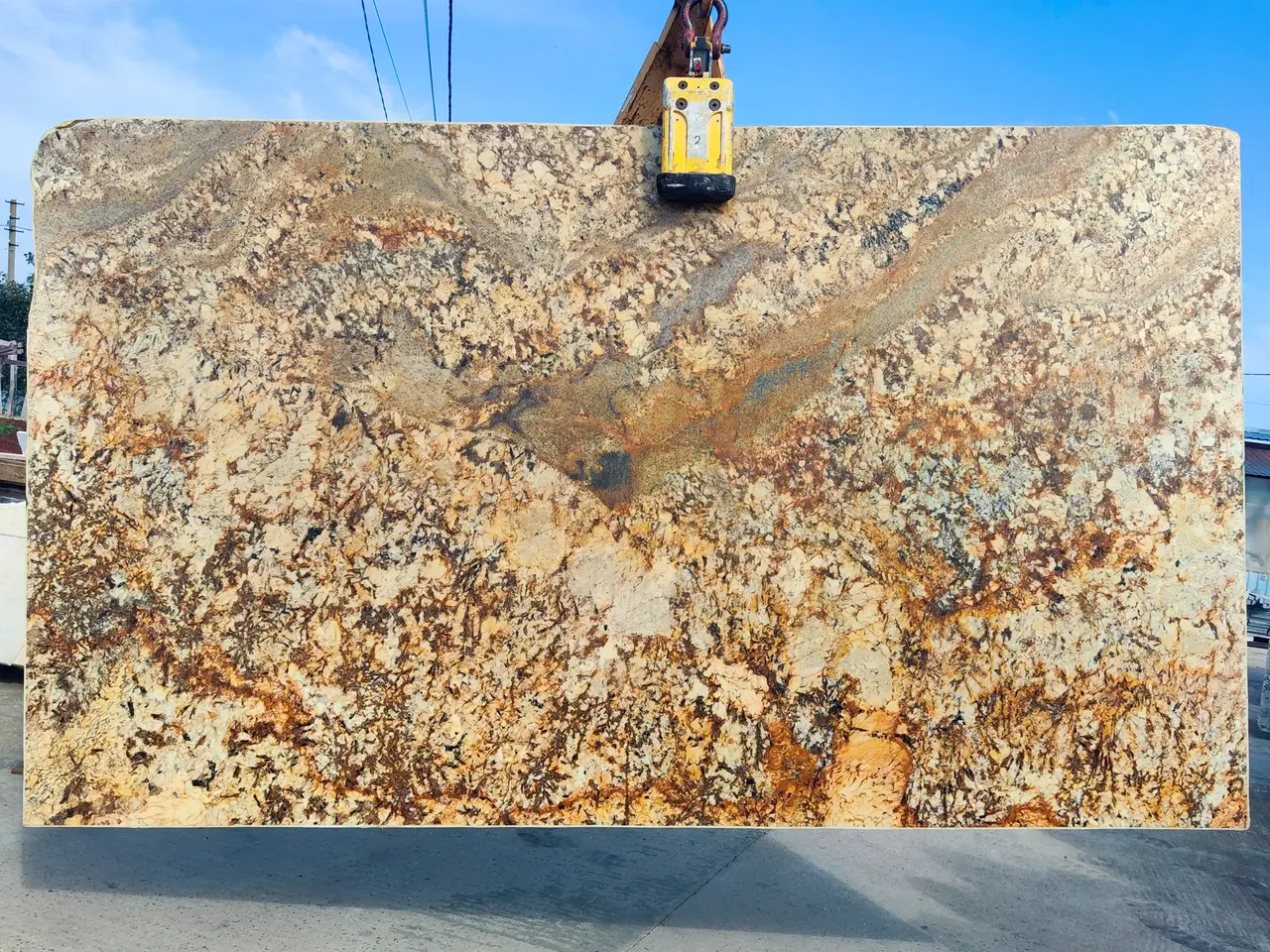 Слэб из гранита DELICATUS GOLD полированный 3300x1920x20 мм, код 12610