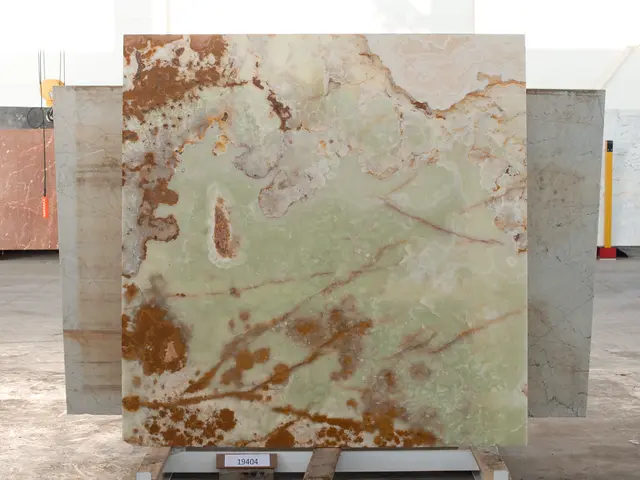 Слэб из оникса VERDE полированный 1900x1930x20 мм, код 19404