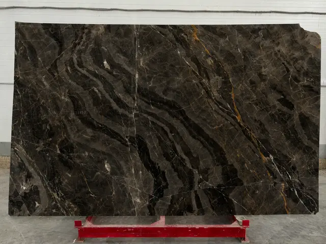 Слэб из мрамора SAINT PELAGIA полированный 3010x1860x20 мм, код 24513