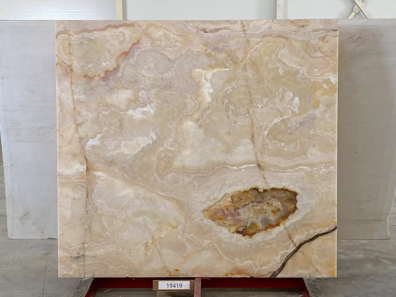 Слэб из оникса ONICE VIOLA полированный 1900x1750x20 мм, код 19419
