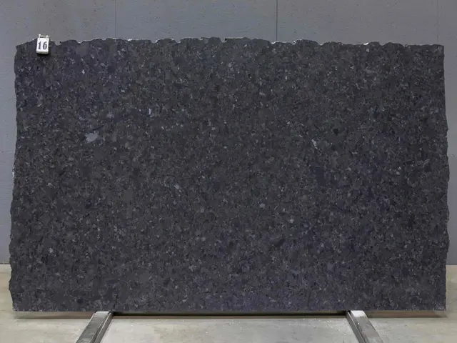 Слэб из гранита BROWN ANTIQUE LEATHER 2550x1550x30 мм, код 26459