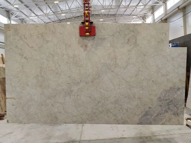 Слэб из мрамора SHELLS REEF BEIGE полированный 2600x1250x20 мм, код 26807