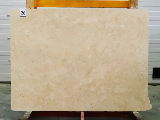 Слэб из мрамора CREMA NOVA полированный 1900x1400x30 мм, код 27602