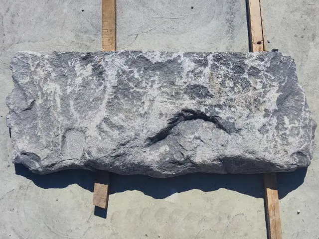 Базальт Базальт SPLIT FACE 2200x830x150 мм, код 25152