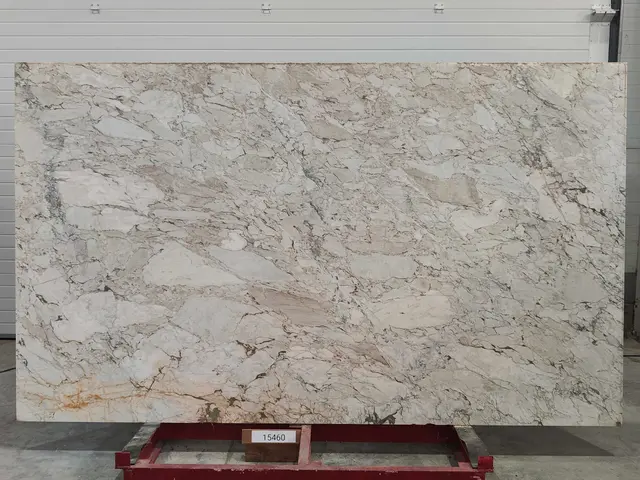 Слэб из мрамора CALACATTA CREMO полированный 2950x1750x20 мм, код 15460