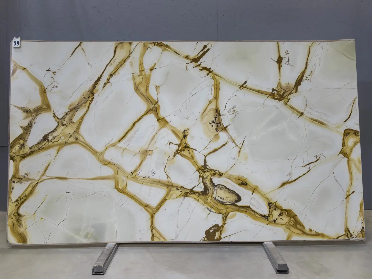 Слэб из кварцита BRECCIA ROMANO полированный 3370x1900x20 мм, код 26181