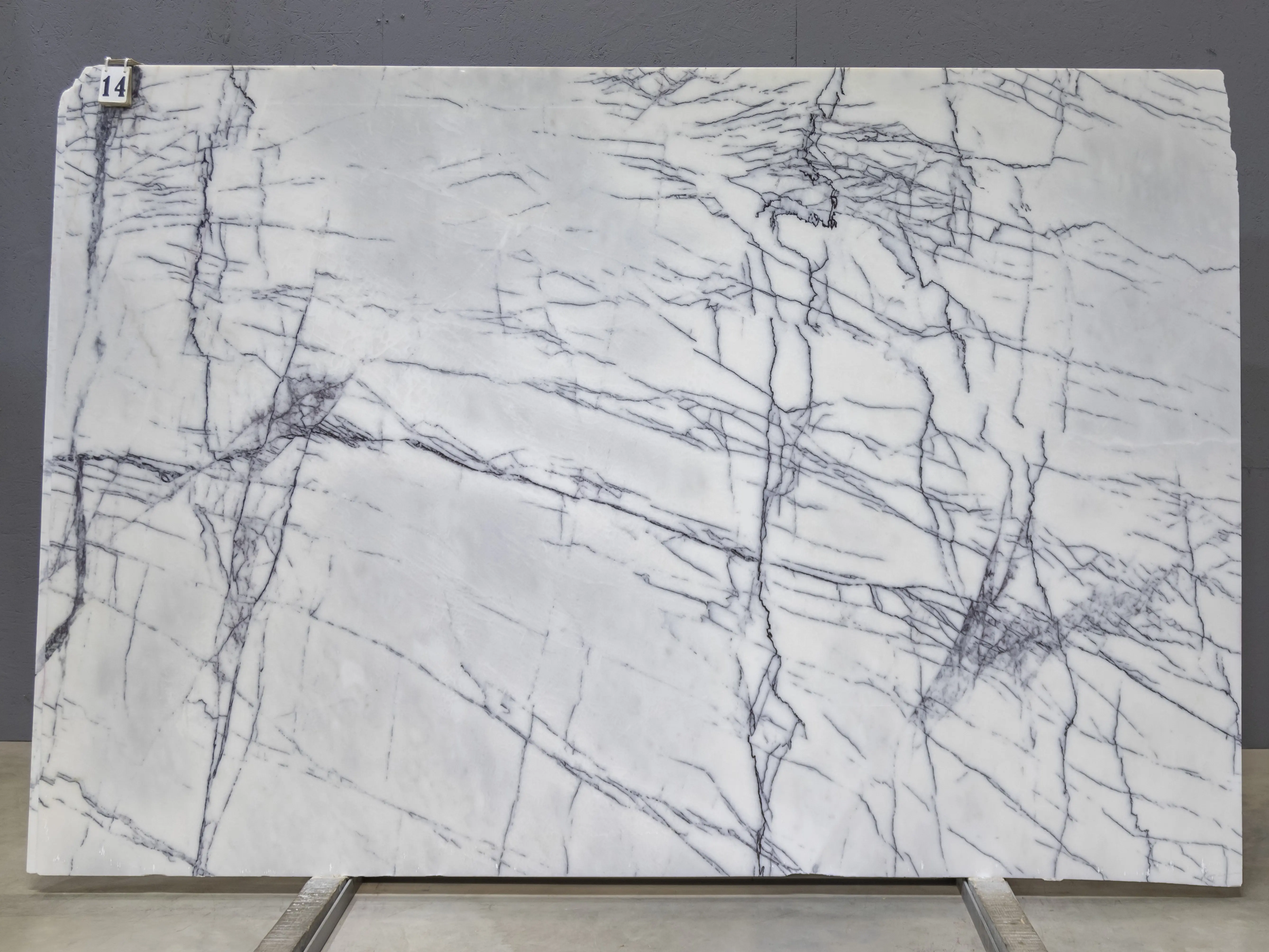 Слэб из мрамора LILAC PREMIUM полированный 2650x1850x20 мм, код 26196