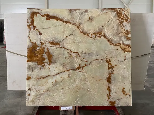Слэб из оникса VERDE полированный 1970x1850x20 мм, код 19690