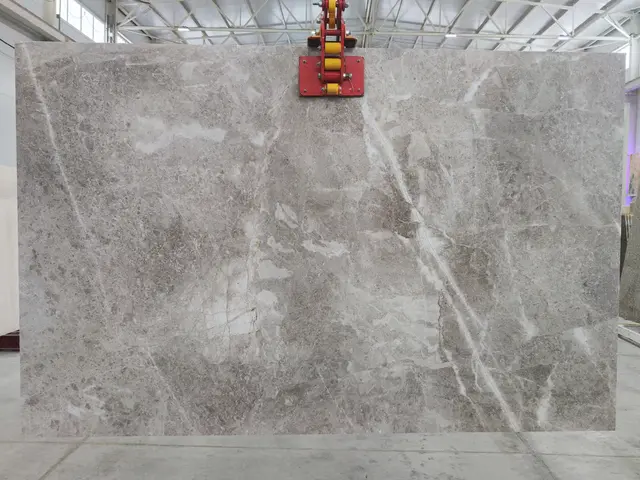 Слэб из мрамора MONTE GRAY полированный 2350x1600x20 мм, код 24446