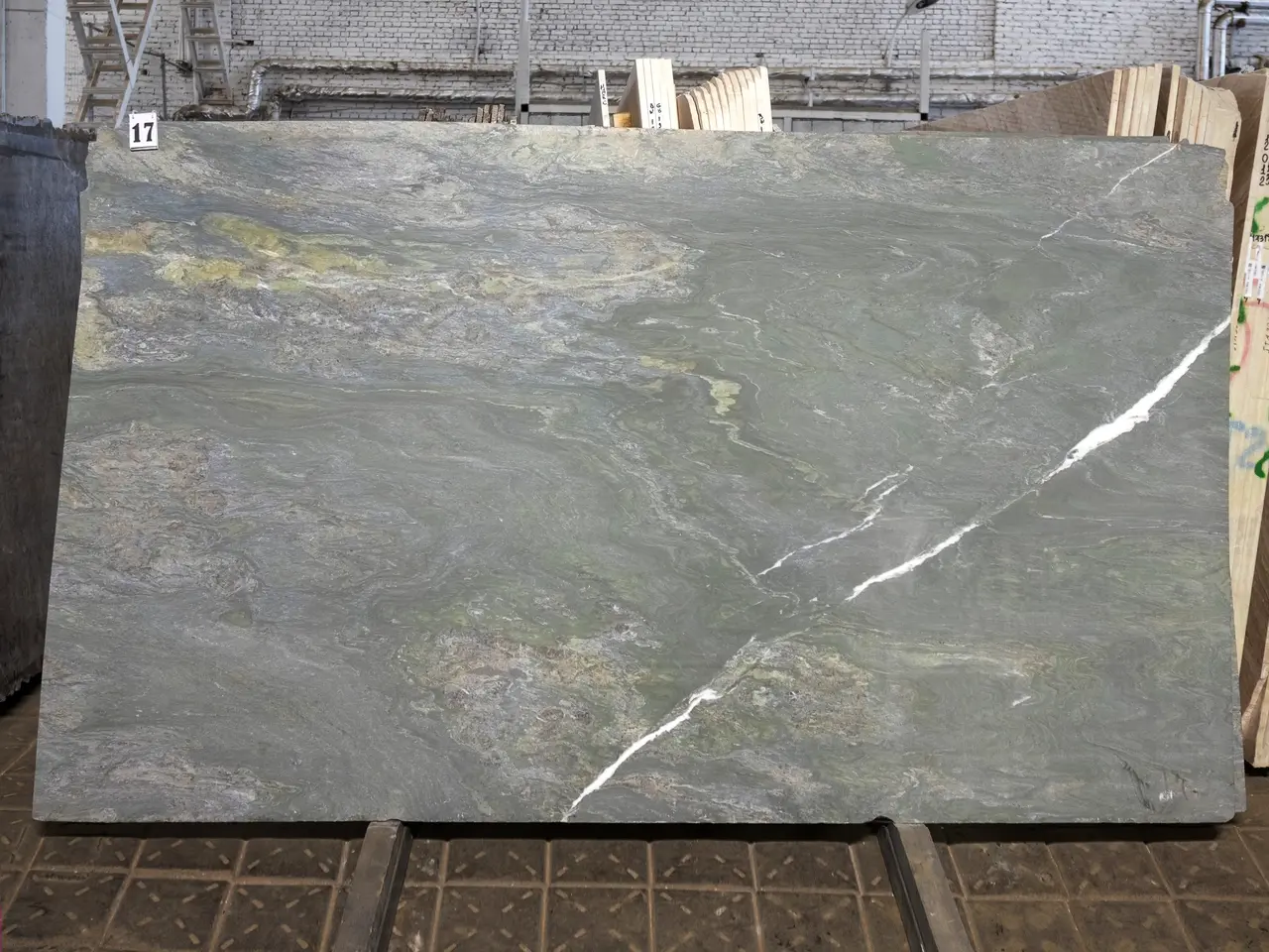 Слэб из мрамора GREEN VELVET антик 2700x1600x30 мм, код 27611